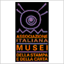 Il logo della Associazione dei Musei della Stampa e della Carta (copyright Armus, Genova) 