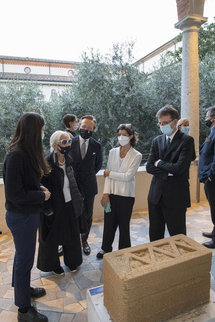 wasp ROSSANAORLANDI FRANCESCA MORETTI e il muro di GAIA